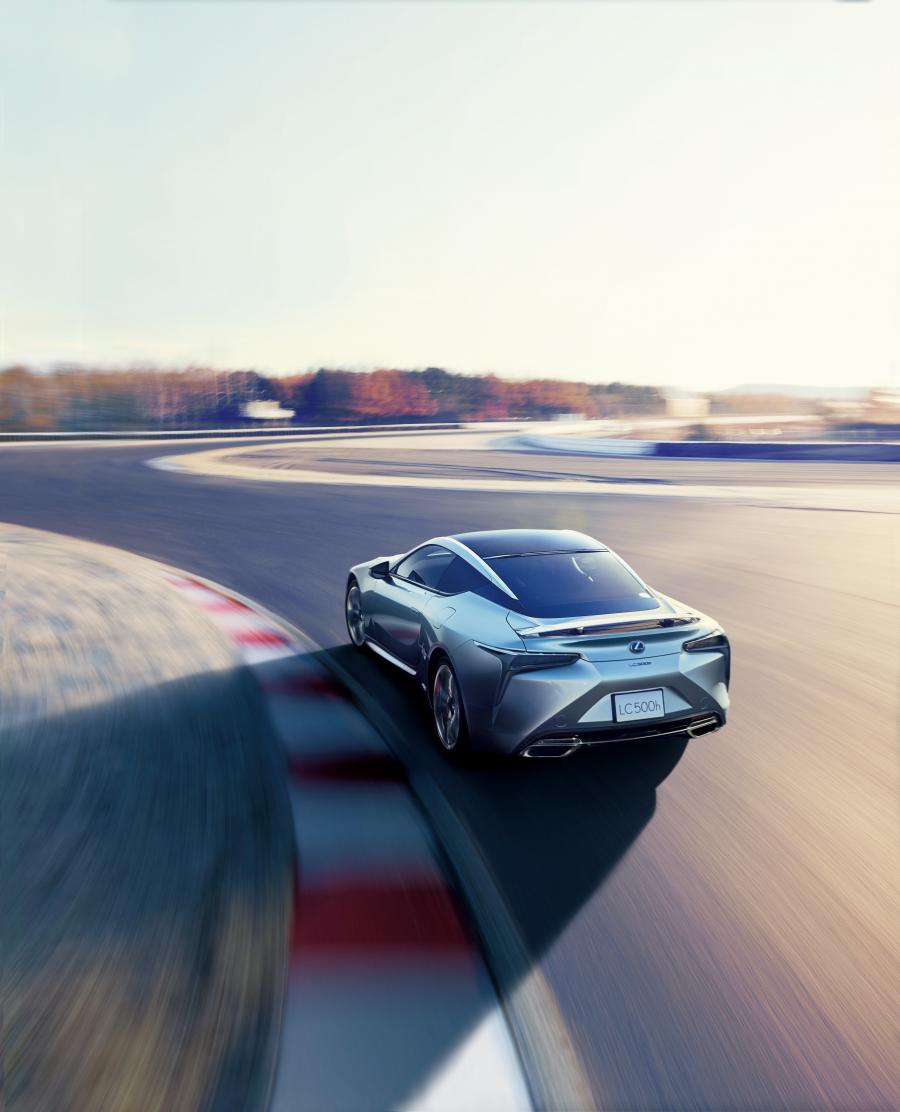  Lexus LC500h 2017 года  (JP) (фото 11 из 30)